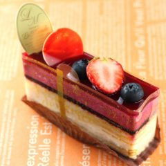 カシスバニーユ Blackcurrant & Vanilla Cake